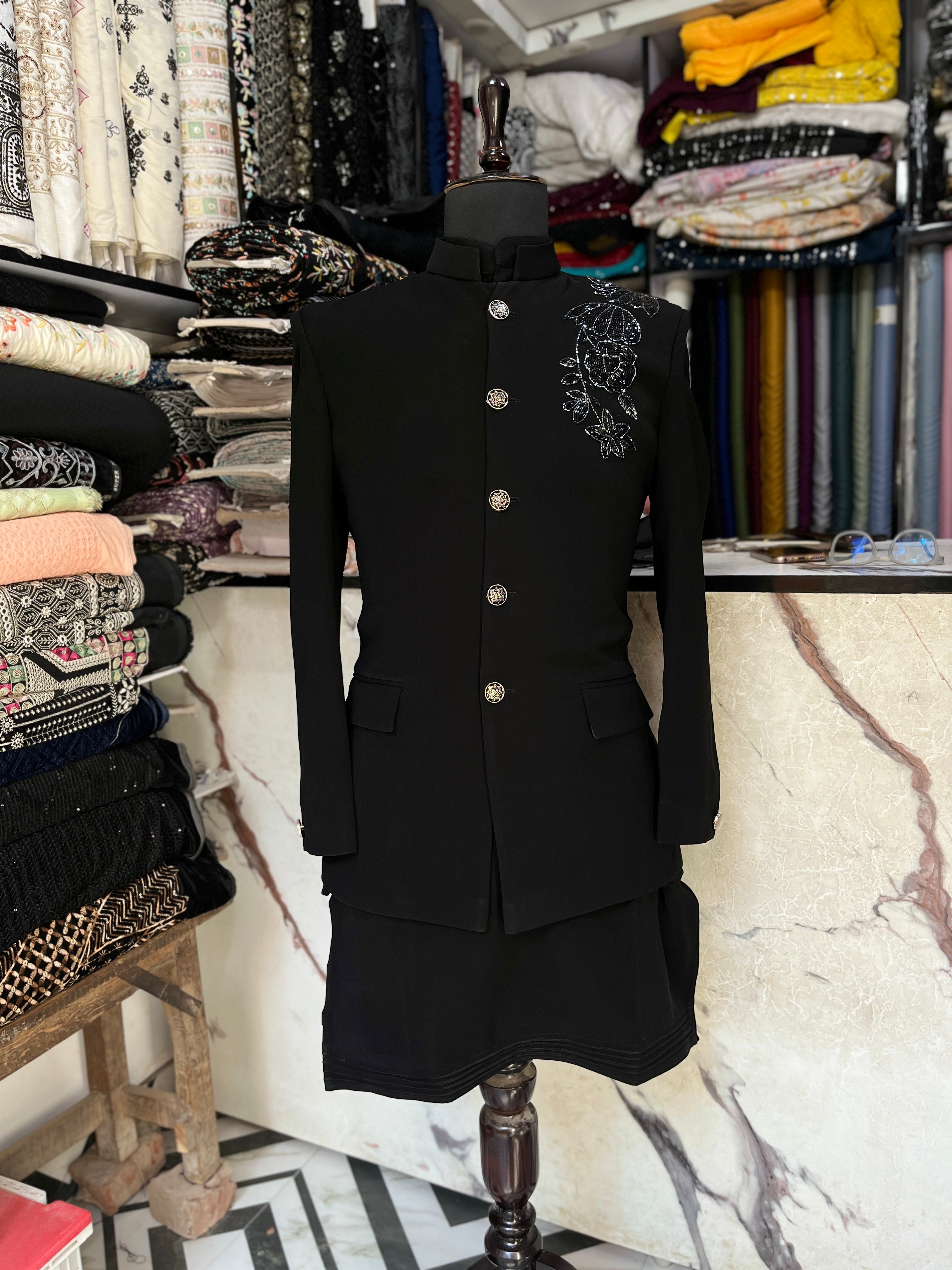 Men's Exclusive Black Handcrafted Bhumra Style Jodhpuri Set