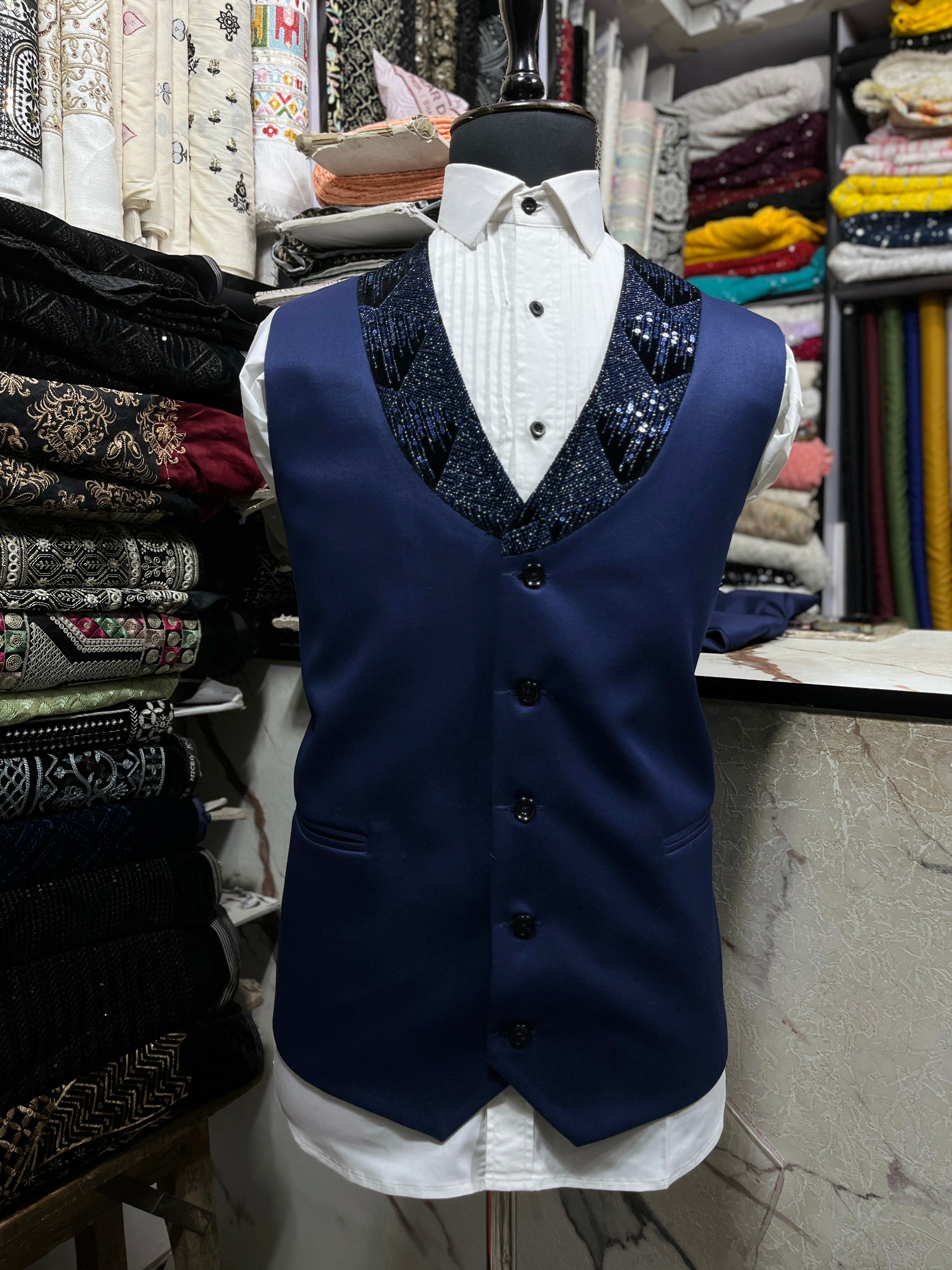 Men's Navy Blue Broad Shawl Lapel Handcrafted Tuxedo Suit