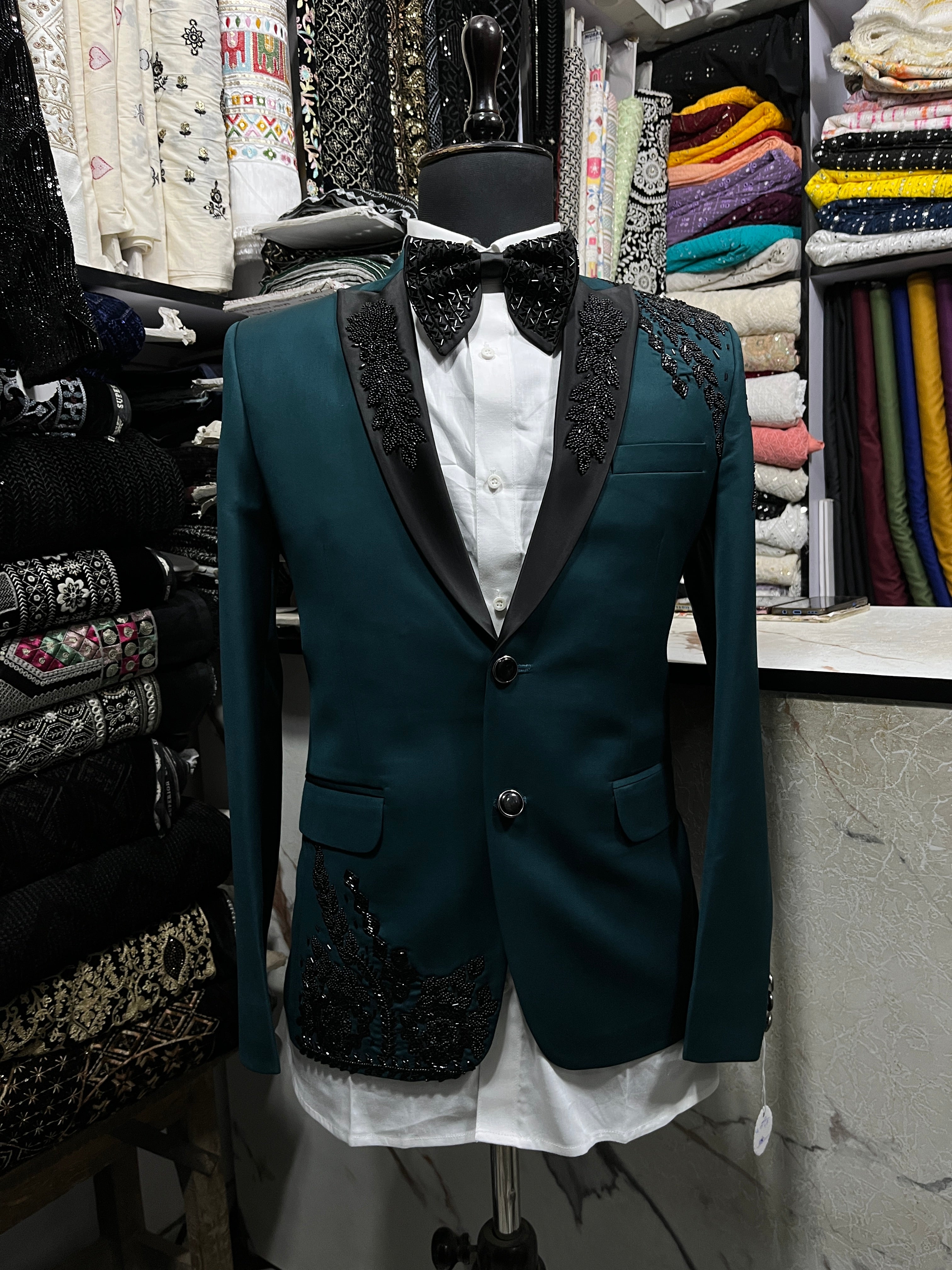 Men's  Handcrafted  Beads Work Peak Lapel Tuxedo Suit