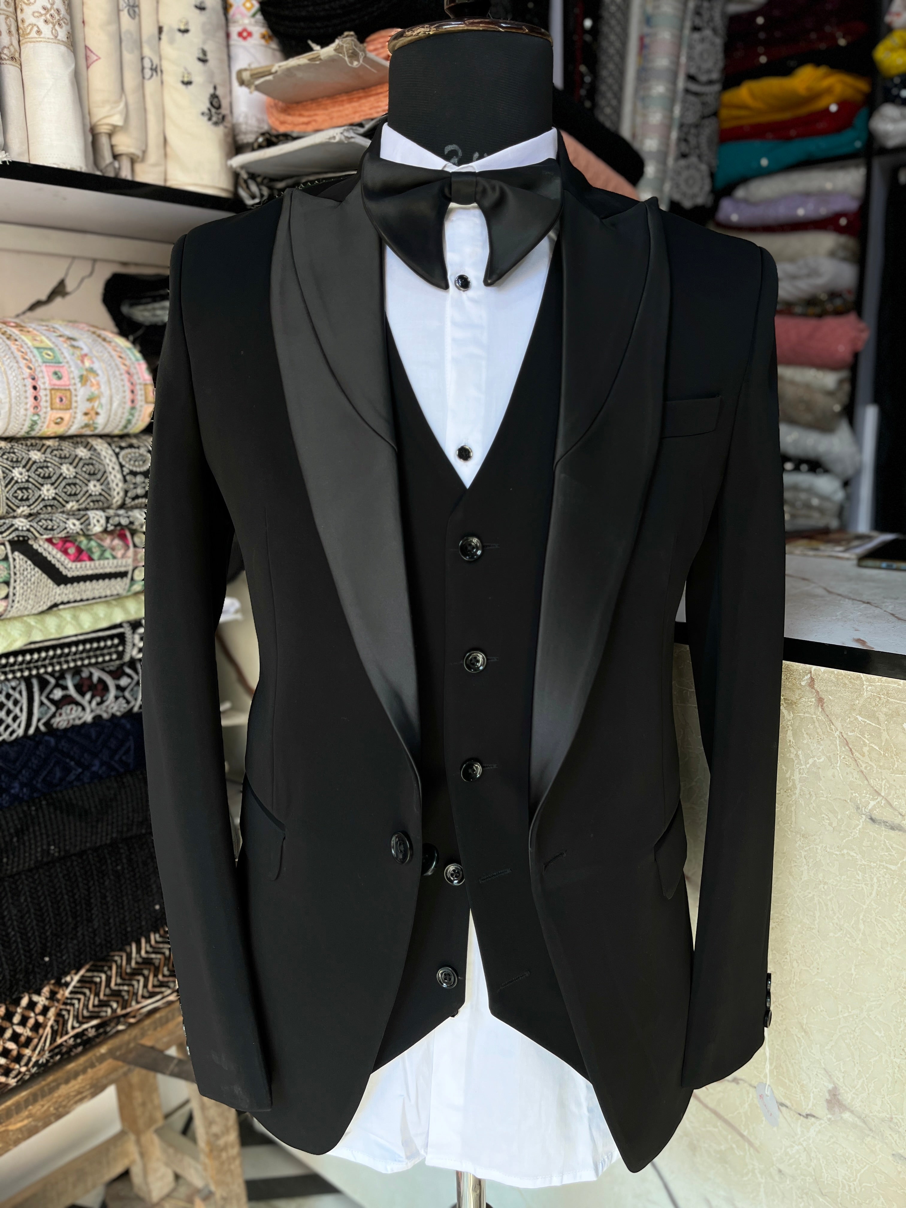 Men's Black Double Peak Lapel Classic Tuxedo Suit