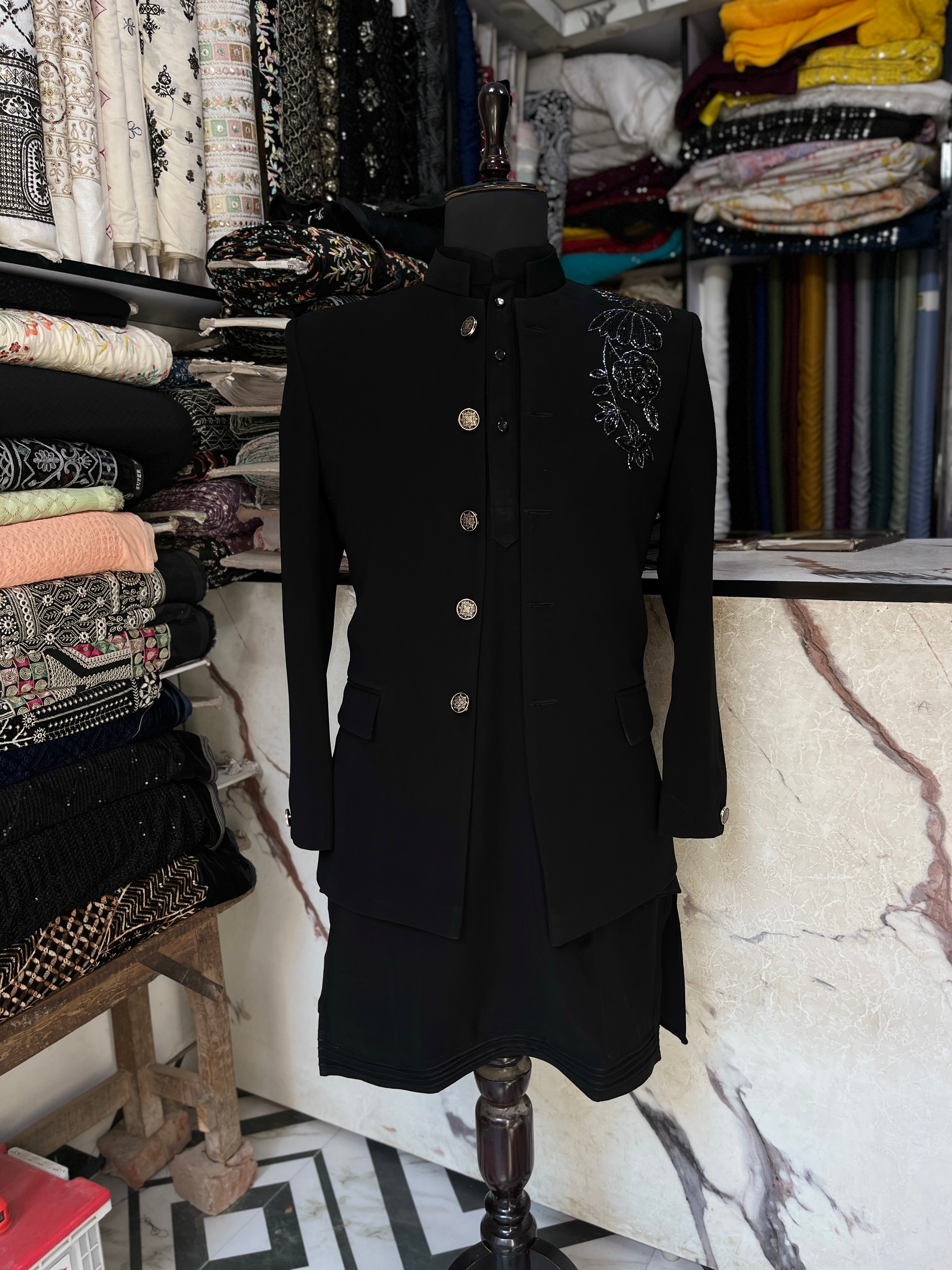 Men's Exclusive Black Handcrafted Bhumra Style Jodhpuri Set