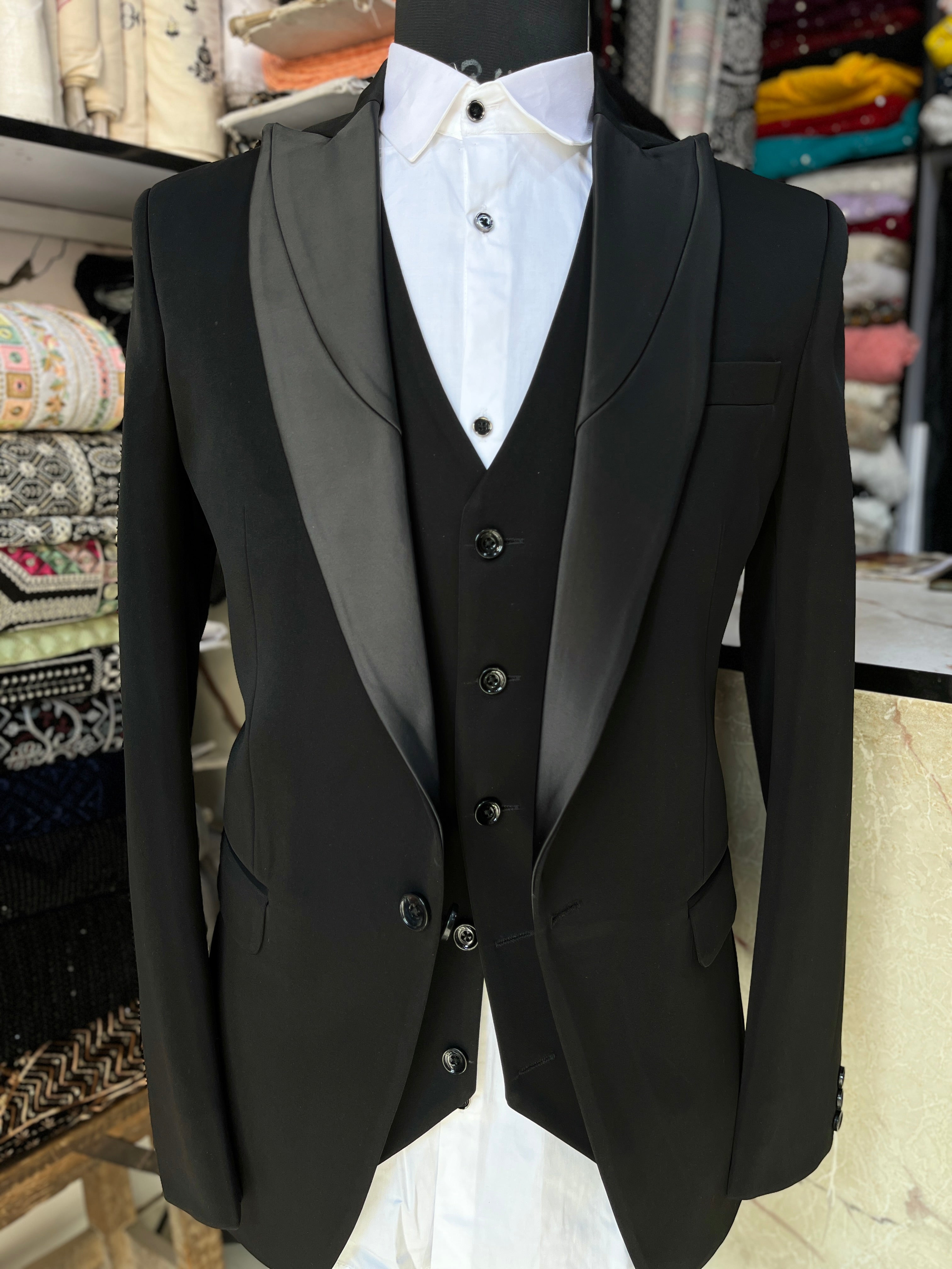 Men's Black Double Peak Lapel Classic Tuxedo Suit