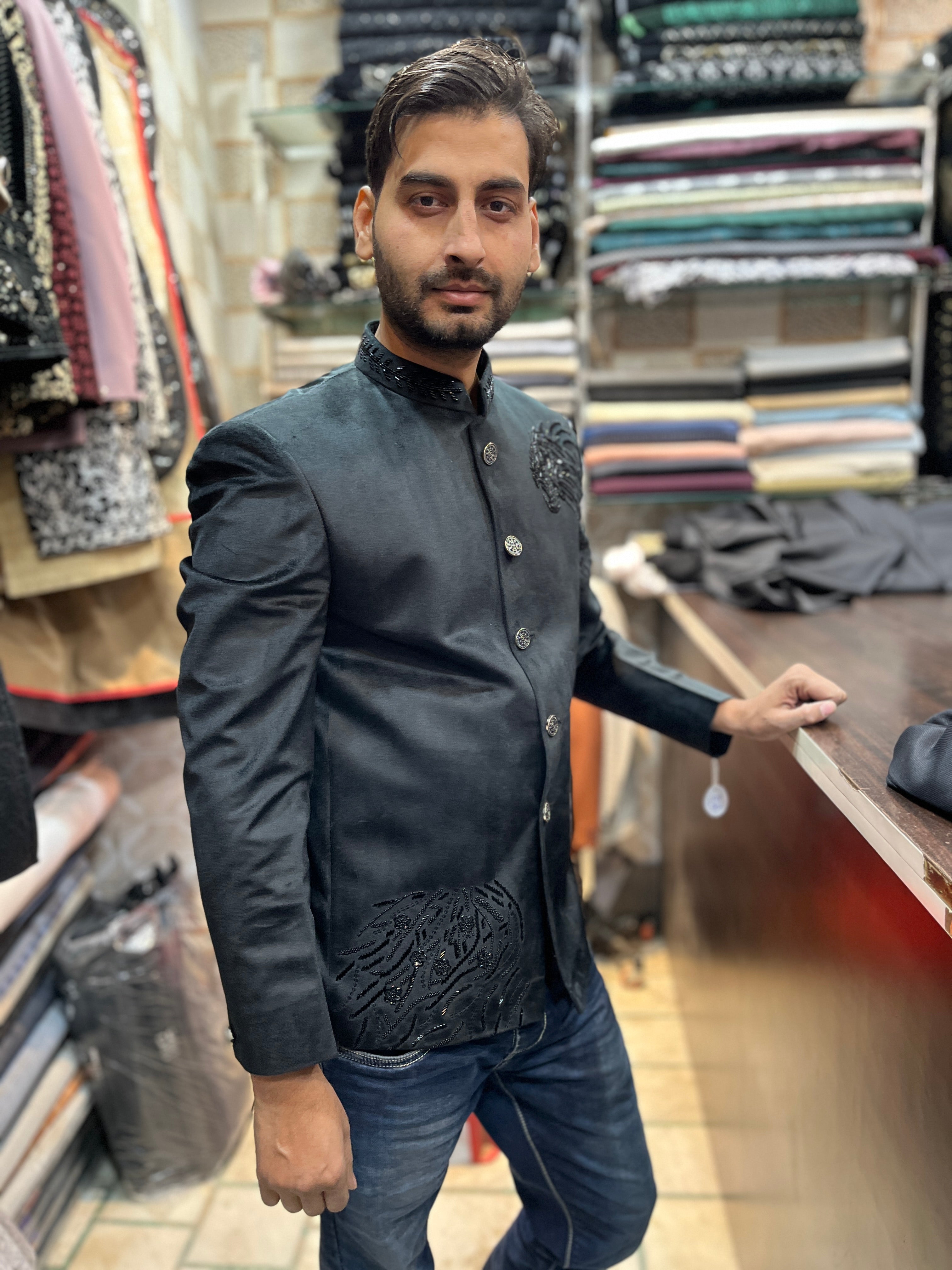 Men's Black Handcrafted Lion Embroidery Jodhpuri Set