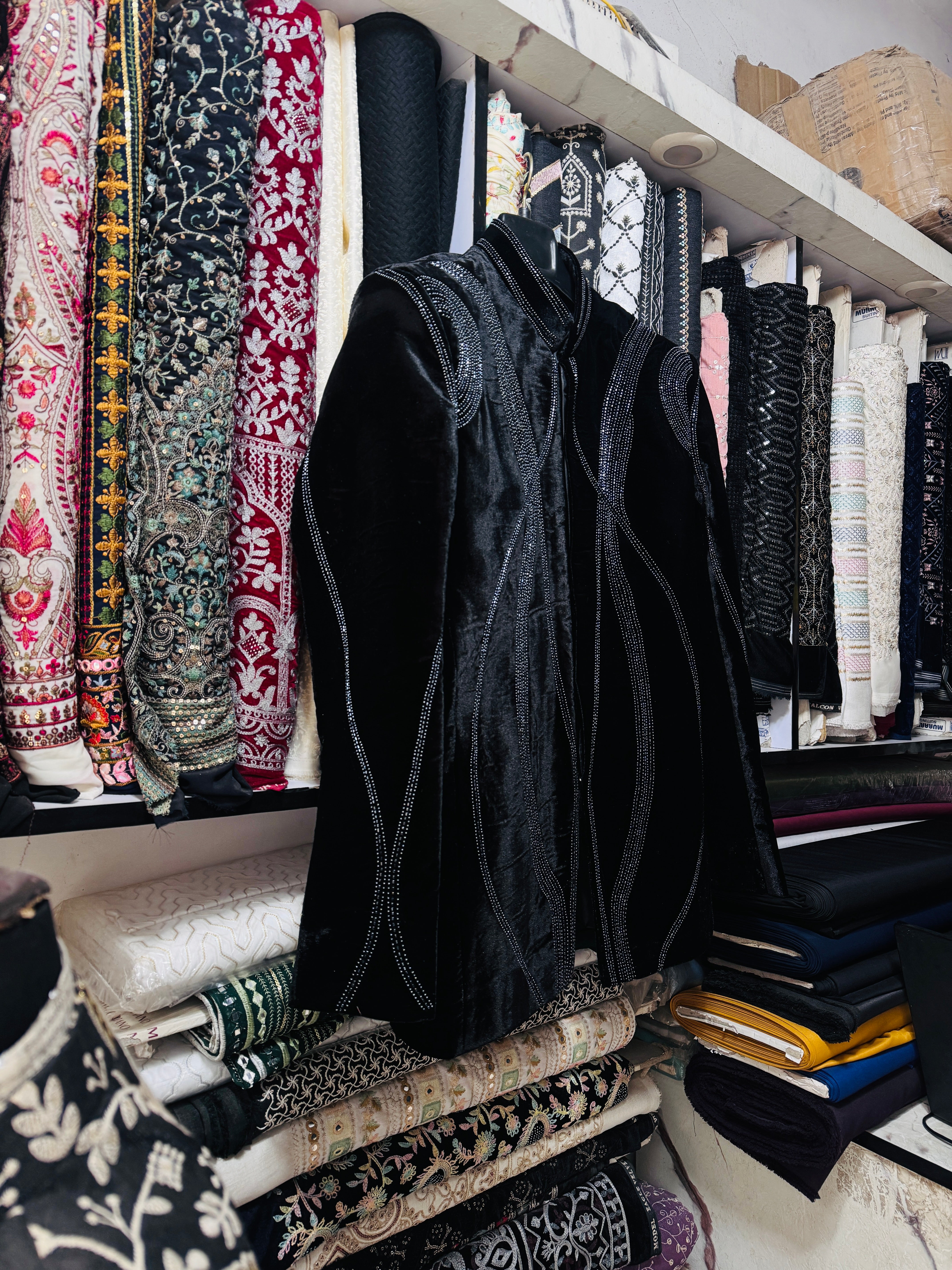 Luxury black velvet wedding groom Jodhpuri set – KPH Outfits