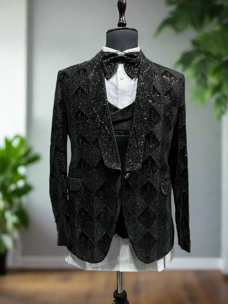 Black Shawl Lapel Tuxedo Set for Men.
