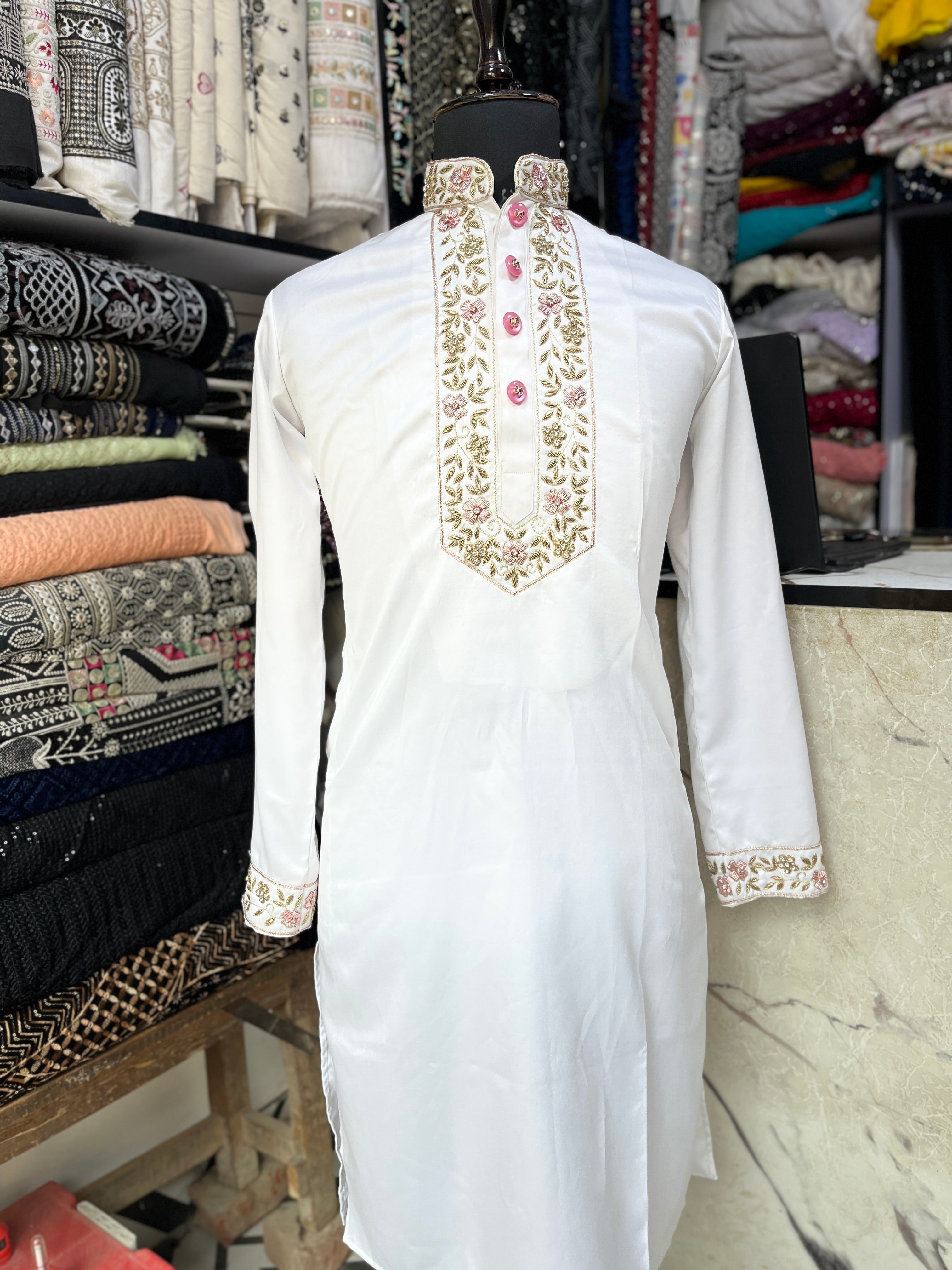 Men's White Handcrafted Zardozi Work Neck Embroidery Kurta Set