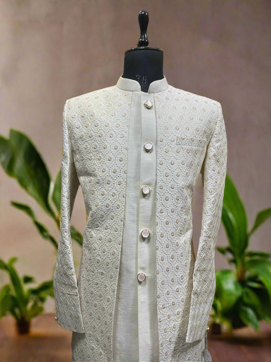 Close-up of the center 5-button design on the kurta.
