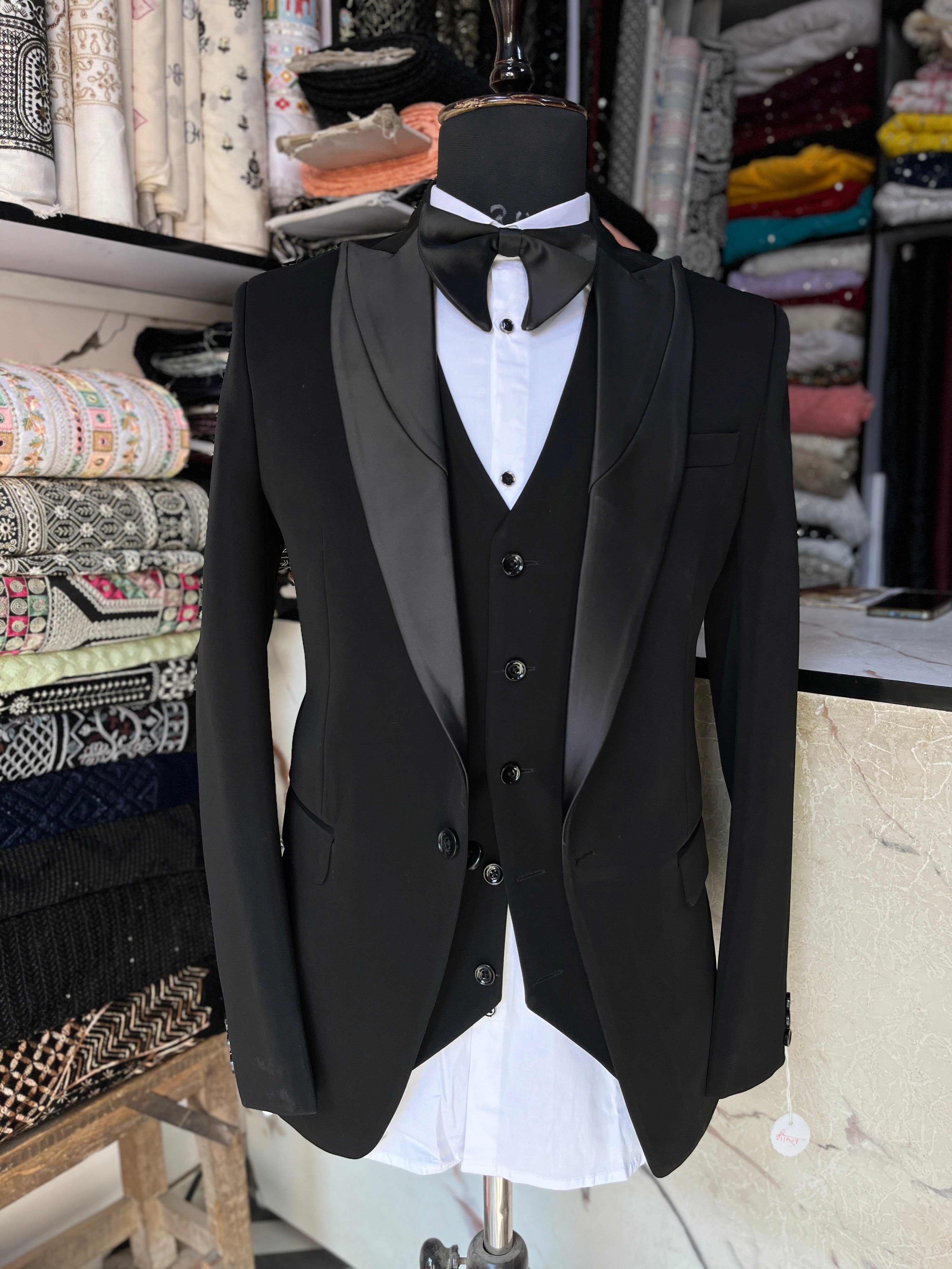 Men's Black Double Peak Lapel Classic Tuxedo Suit