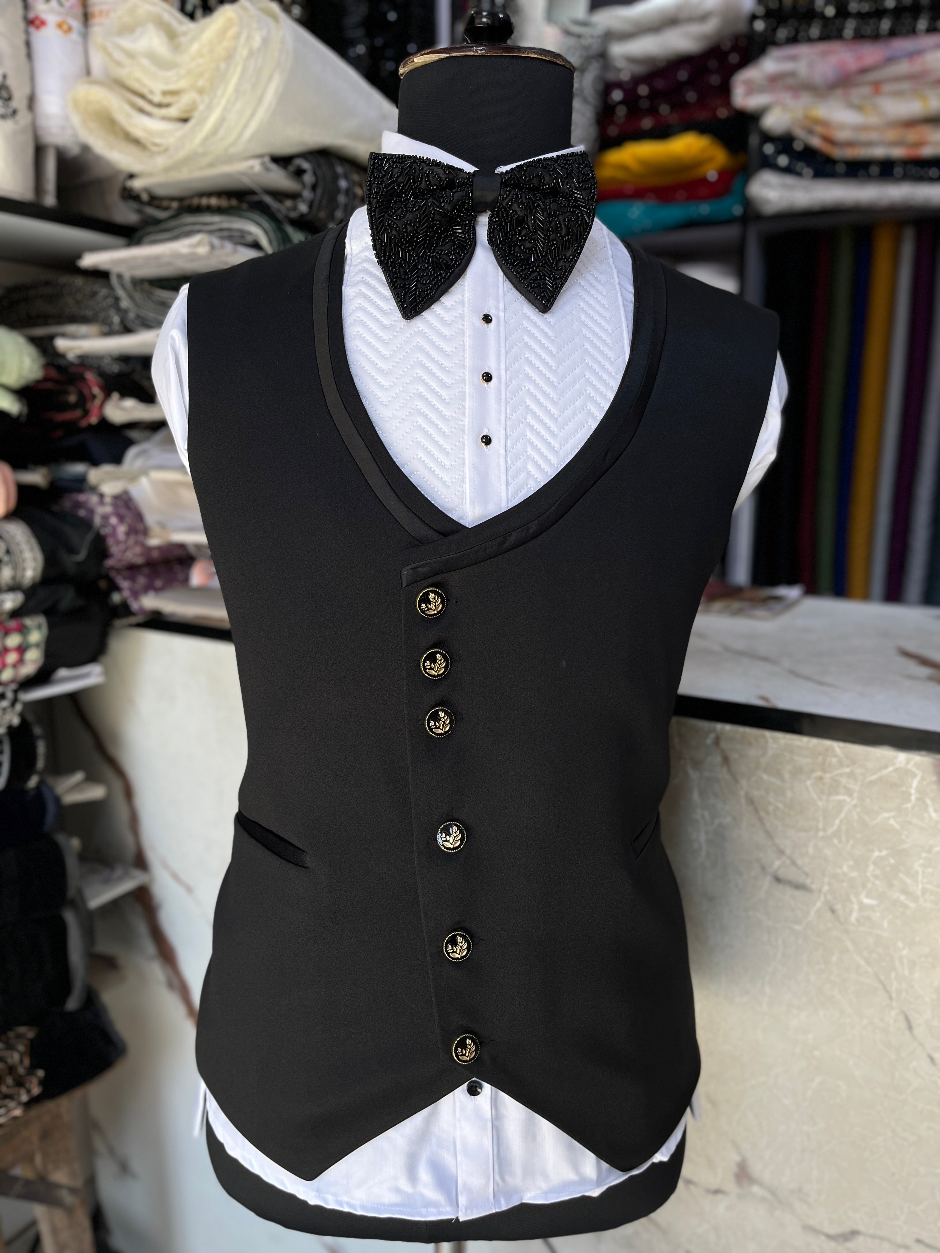 Men's Black Handcrafted Zardozi Work Tuxedo Suit