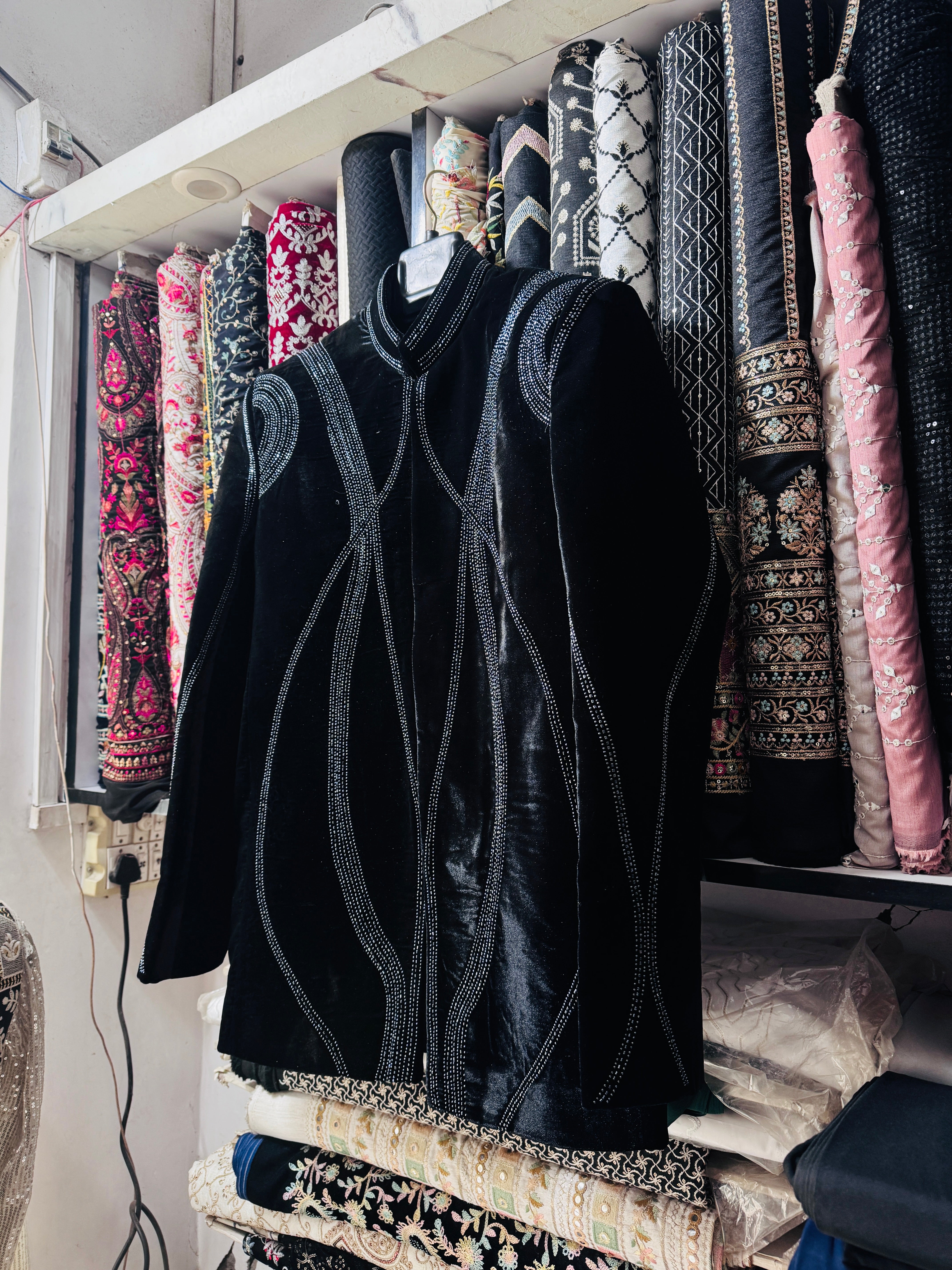 Hand-embroidered black velvet Jodhpuri suit for men – KPH Outfits