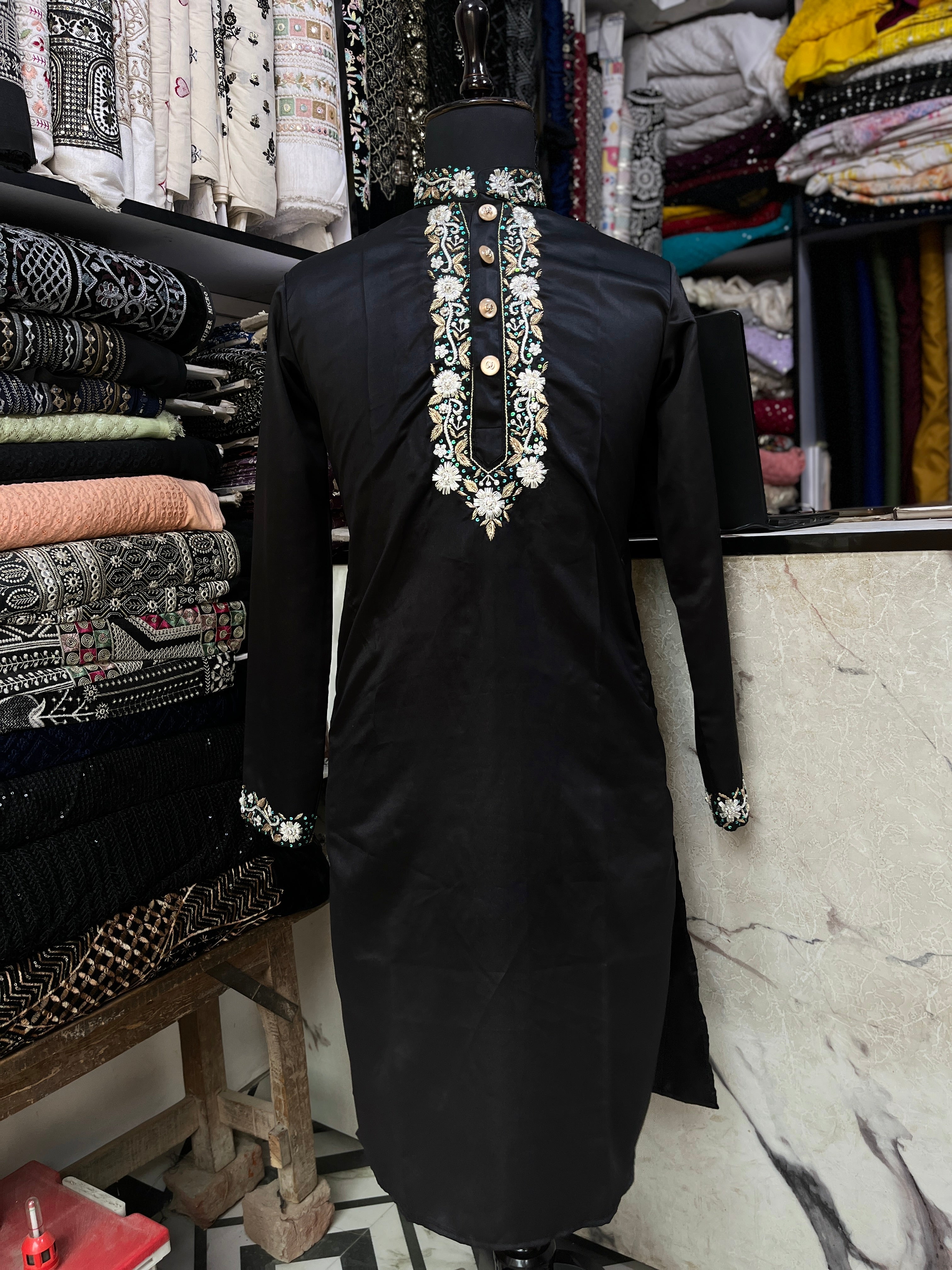 Men's Black Handcrafted Zardozi Neck Embroidery Kurta Set