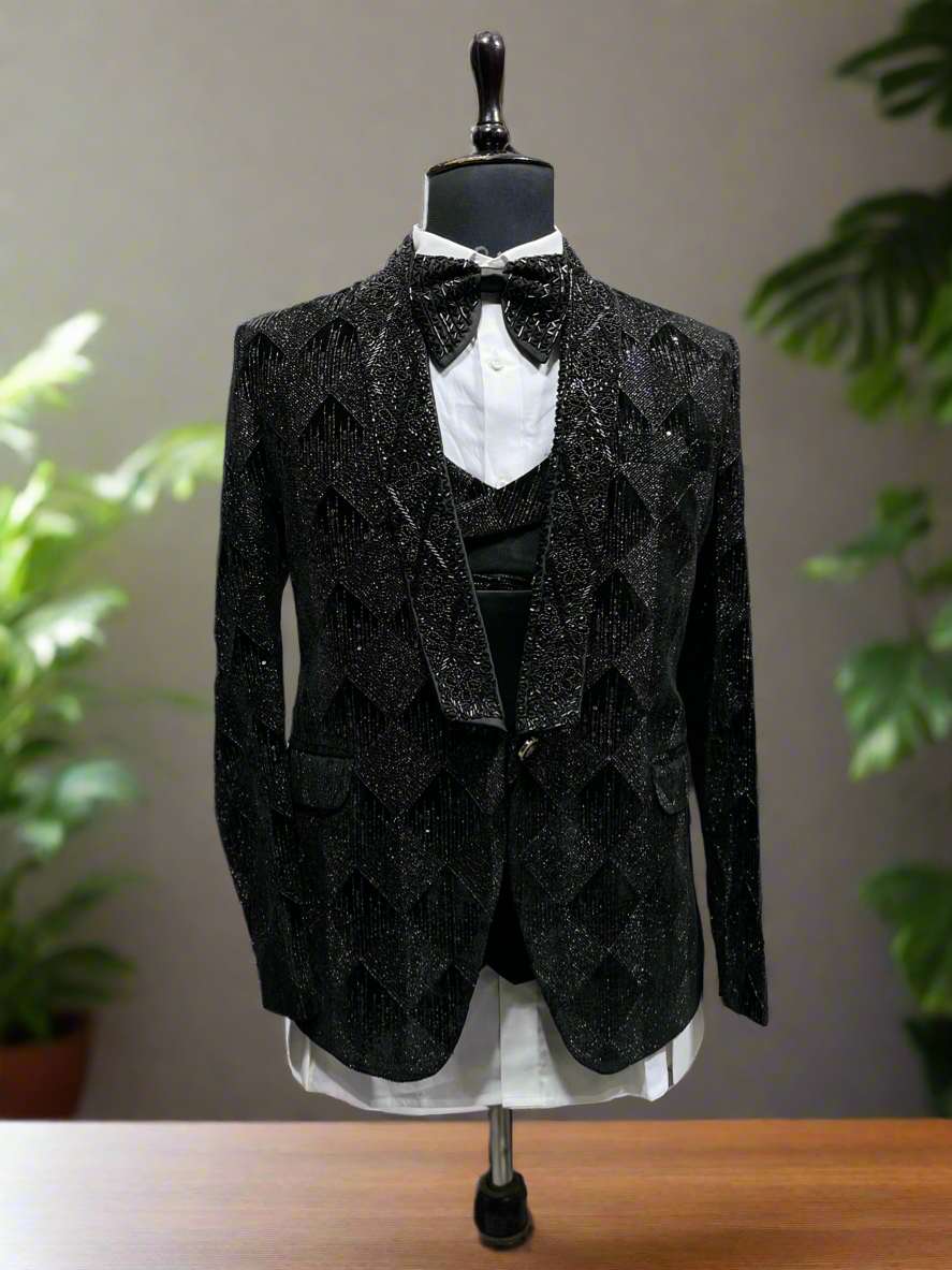 Elegant Men’s Tuxedo Set.
