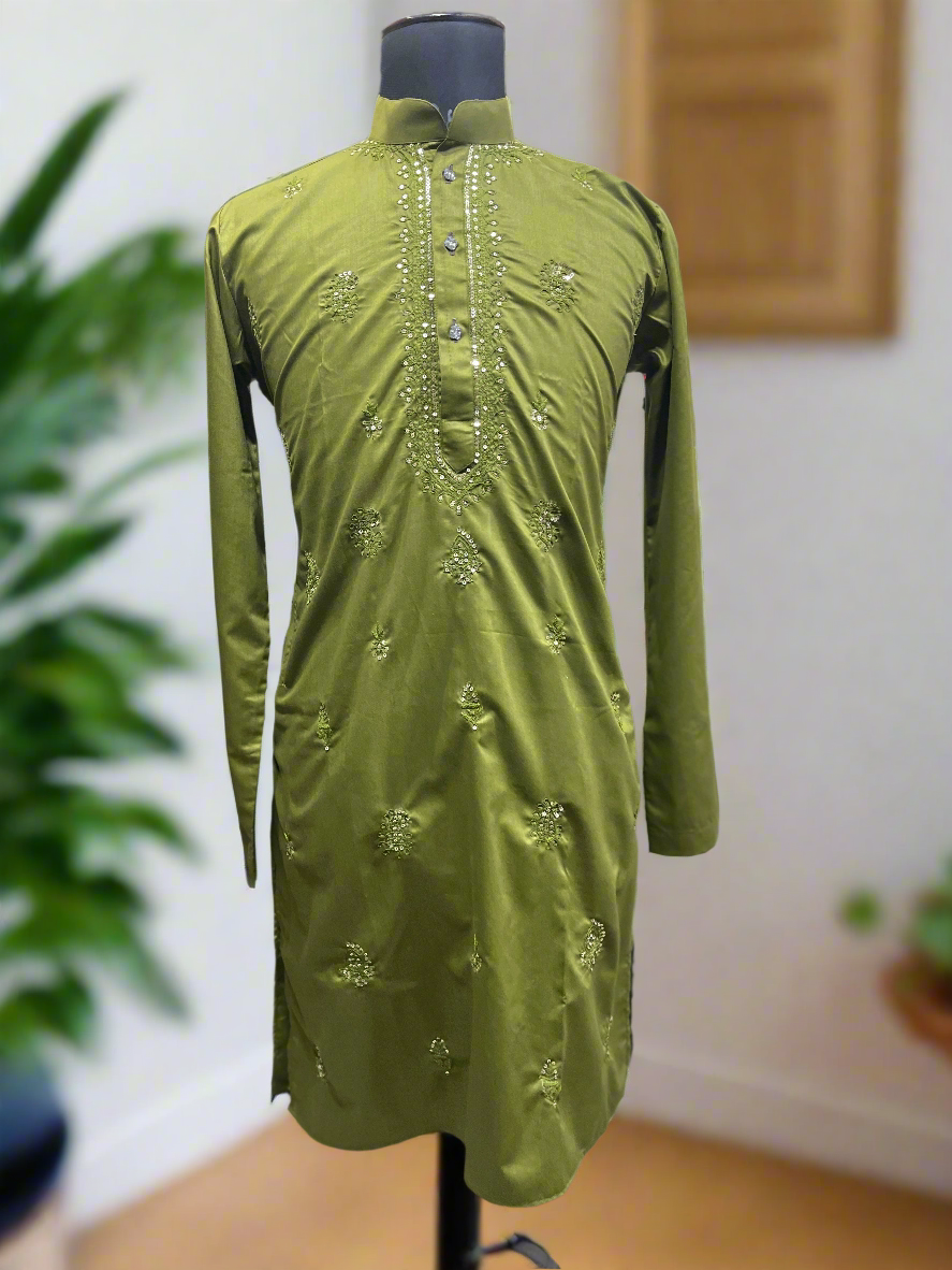 Men’s handcrafted green kurta set with modern blazer design.