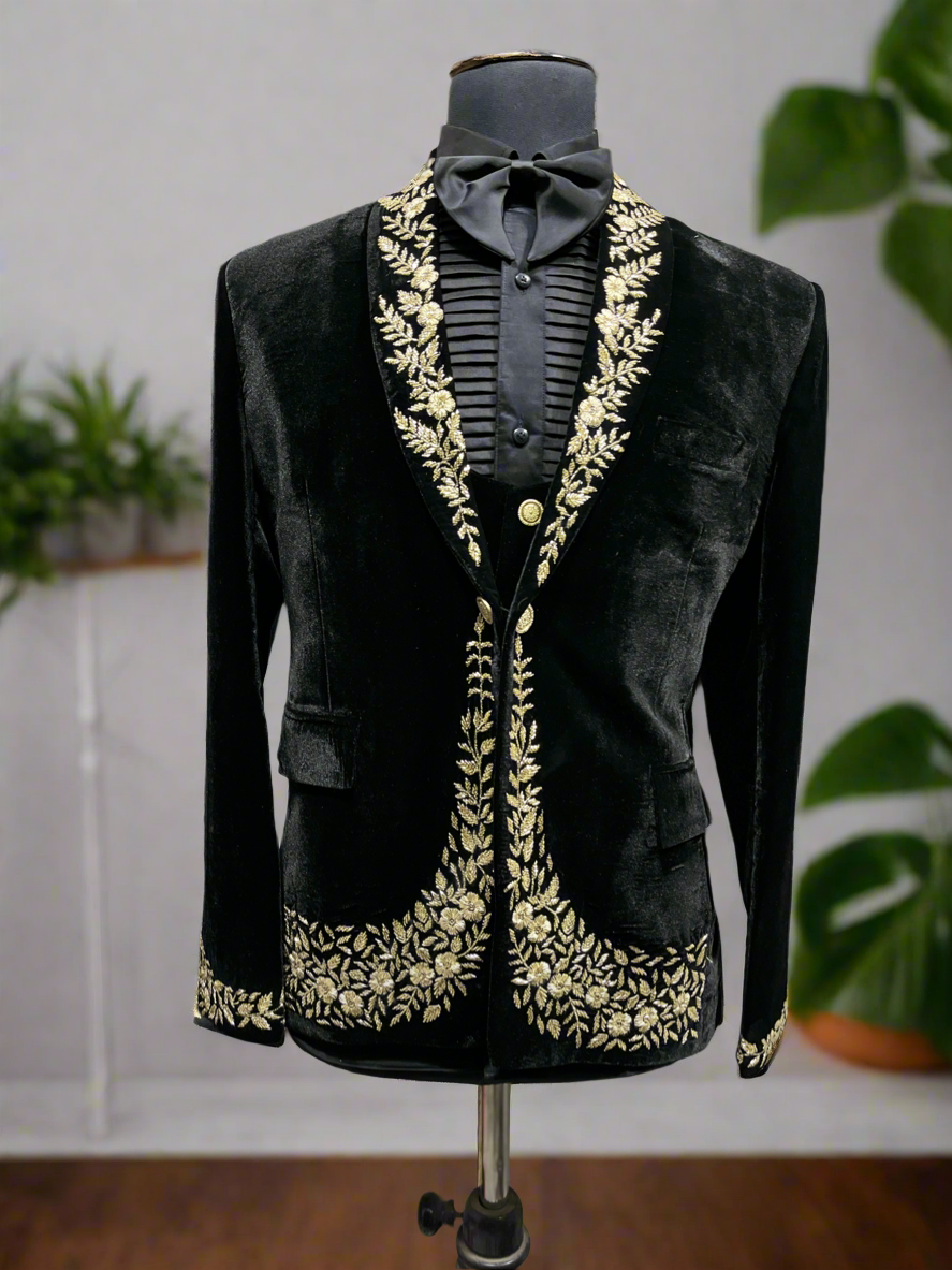 Men's shawl lapel formal suit
