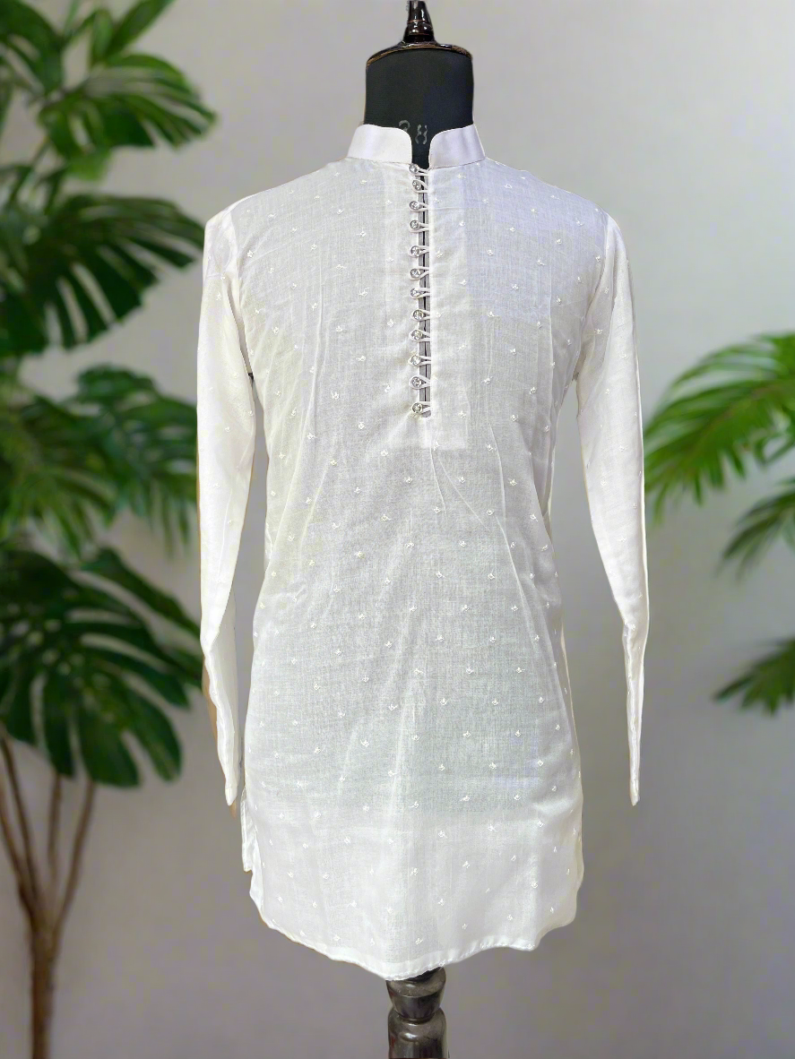Close-up of Butti Pattern on White Men's Kurta Set for Summer