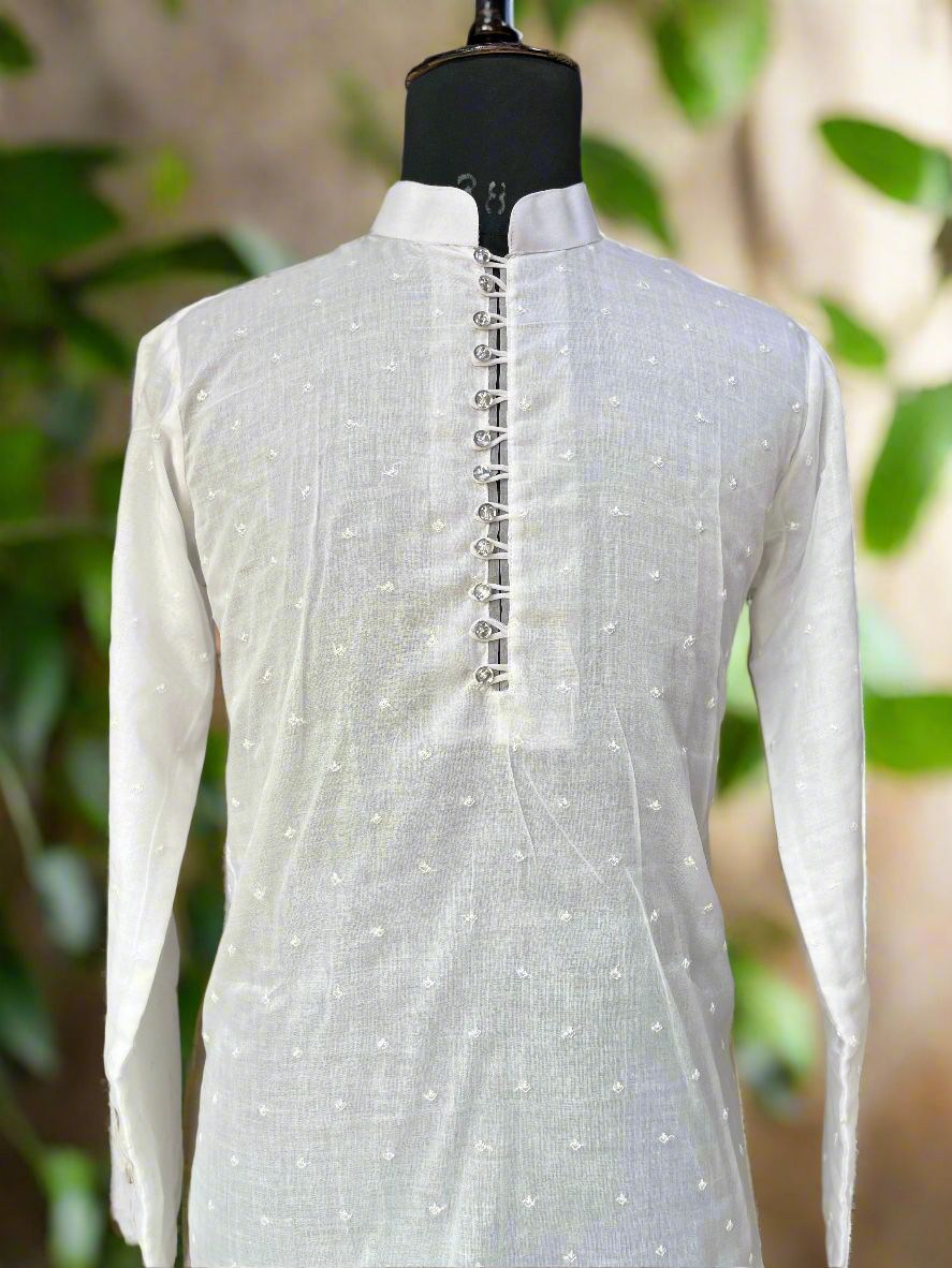 Men's White Kurta Set with Summer-Friendly Design and Light Fabric